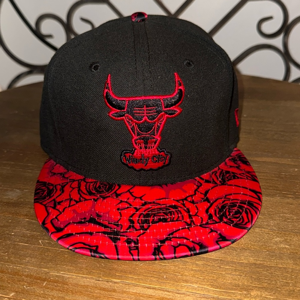 Chicago Bulls New Era fitted snapback medium large - worn once